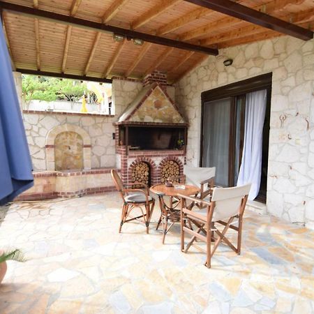 ניאה סקיוני Holiday Villa Vee מראה חיצוני תמונה