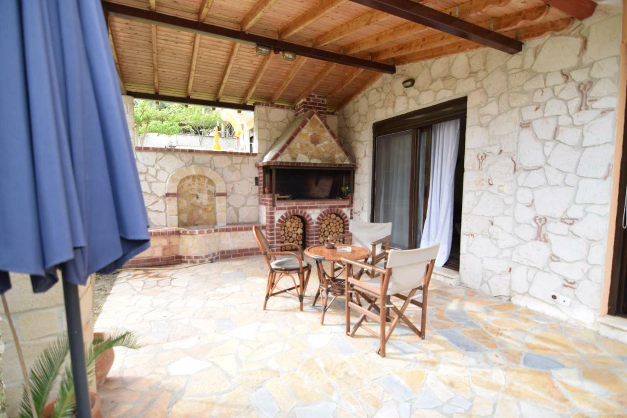 ניאה סקיוני Holiday Villa Vee מראה חיצוני תמונה