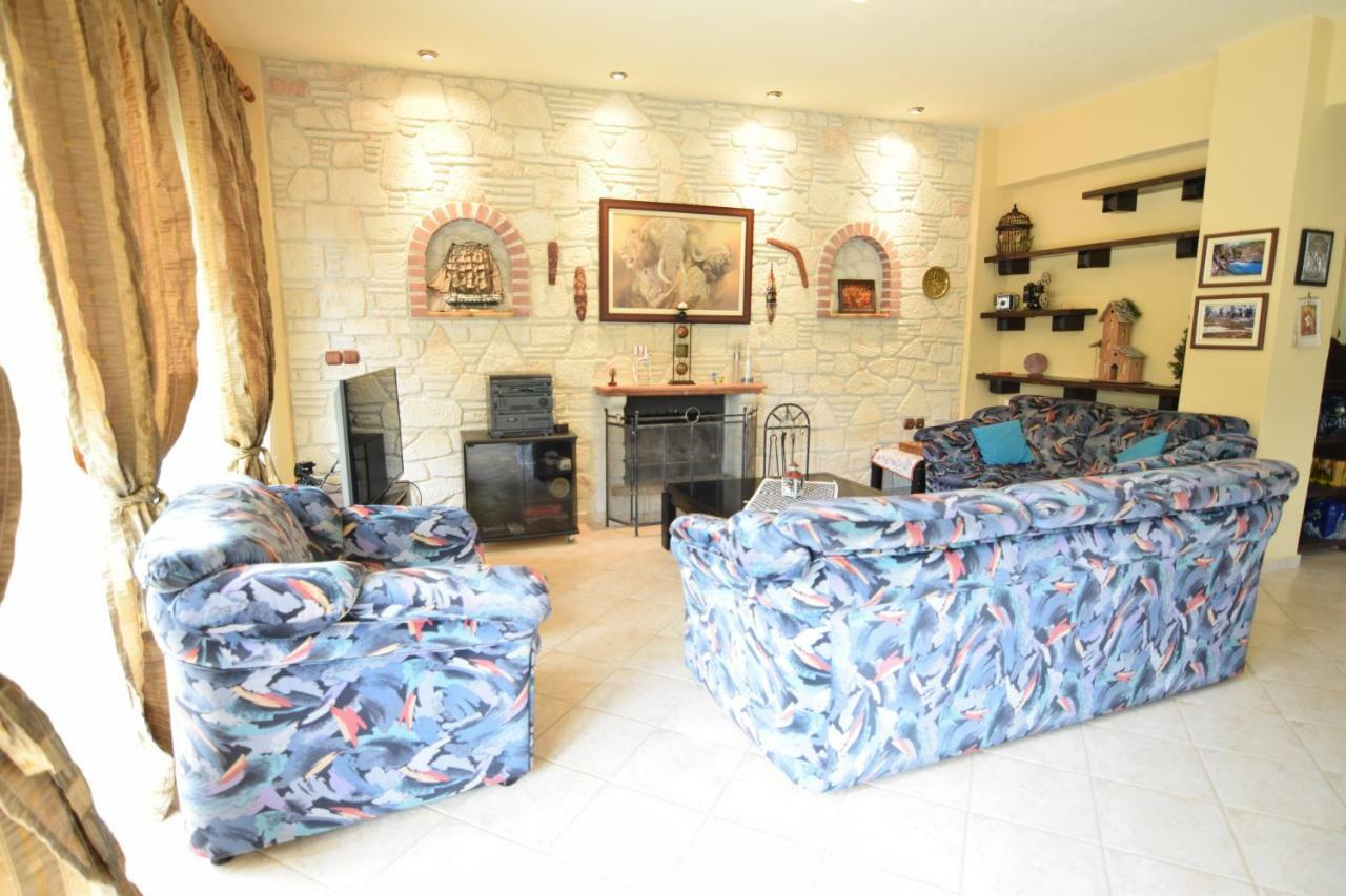 ניאה סקיוני Holiday Villa Vee מראה חיצוני תמונה