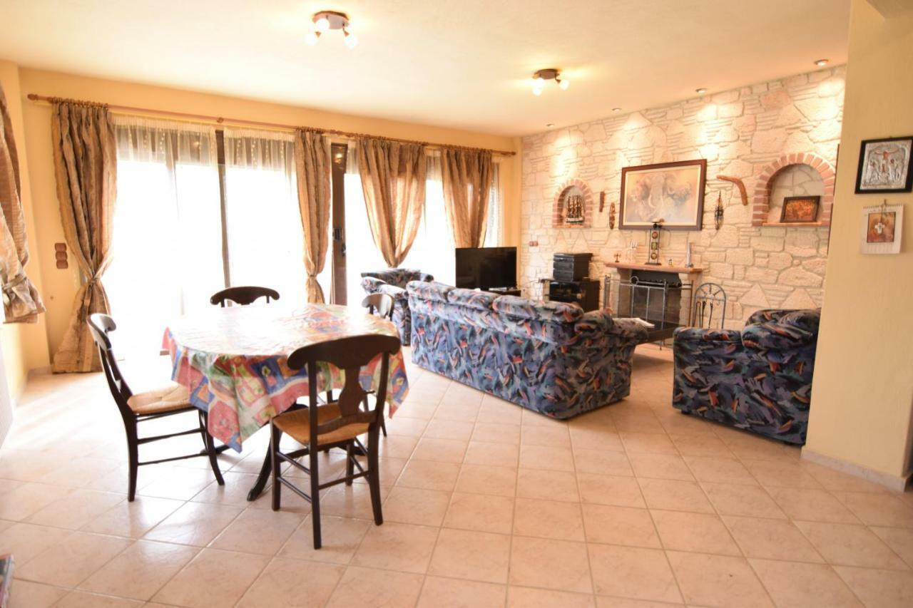 ניאה סקיוני Holiday Villa Vee מראה חיצוני תמונה